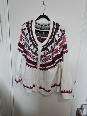 Giant Tiger Ladies 3X Christmas Cardigan